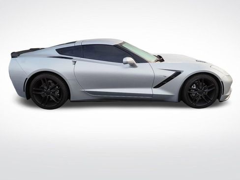 Used 2018 Chevrolet Corvette Stingray Coupe image 2