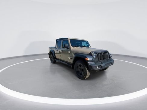 Used 2020 Jeep Gladiator Sport w/ Auxiliary Switch Group AWD/4WD image 2