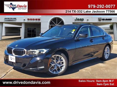 Used 2025 BMW 330i Sedan image 1