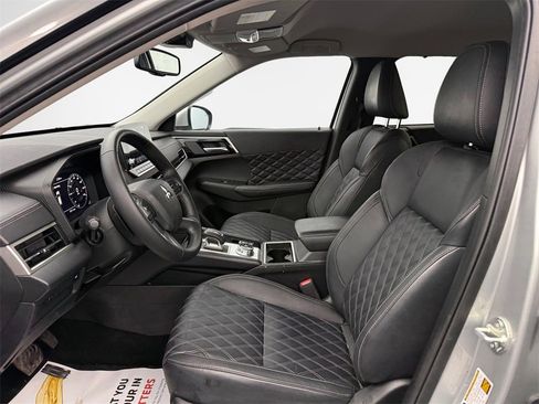 Used 2024 Mitsubishi Outlander SEL image 12