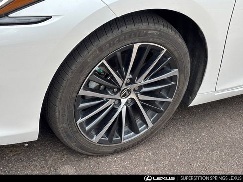 Used 2023 Lexus ES 300h w/ Premium Package image 6