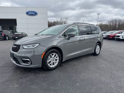 Used 2022 Chrysler Pacifica Touring-L