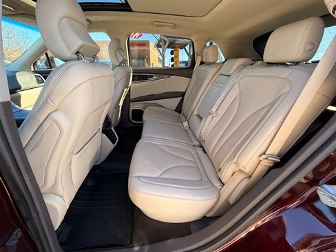 Used 2019 Lincoln Nautilus Reserve image 16