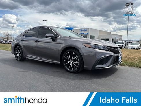 Used 2024 Toyota Camry SE AWD/4WD image 1