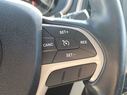 Used 2016 Jeep Cherokee Latitude w/ Cold Weather Group image 14