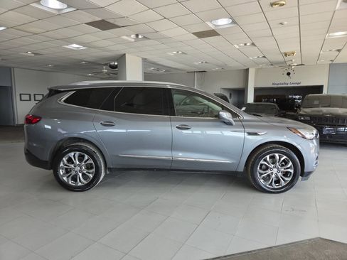Used 2019 Buick Enclave Avenir w/ Avenir Technology Package AWD/4WD image 8