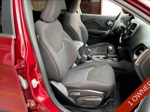 Used 2019 Jeep Cherokee Latitude w/ Popular Appearance Group FWD image 6