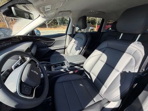 New 2026 Lincoln Nautilus Premier image 15