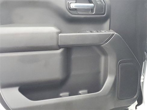 Used 2021 Chevrolet Silverado 1500 Custom Trail Boss w/ LPO, Dark Essentials Package image 5