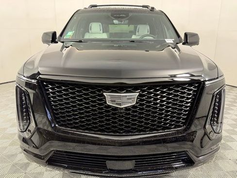 New 2026 Cadillac Escalade Platinum Sport w/ LPO, ONYX Package AWD/4WD image 11
