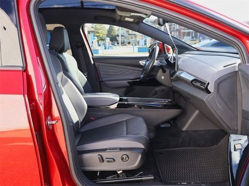 Certified 2023 Volkswagen ID.4 Pro S image 29