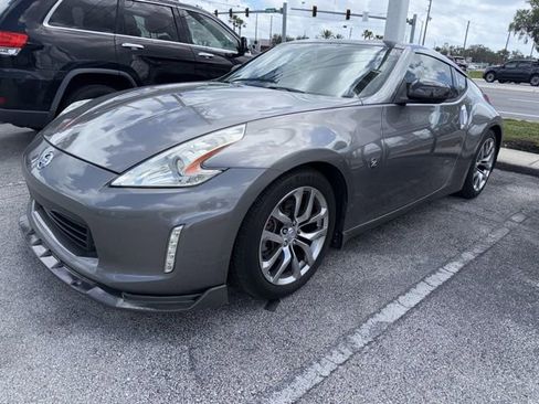 Used 2013 Nissan 370Z Coupe image 2