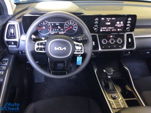 Used 2023 Kia Sorento LX image 20
