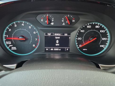 Used 2023 Chevrolet Traverse LT w/ LPO, Floor Liner Package FWD image 17