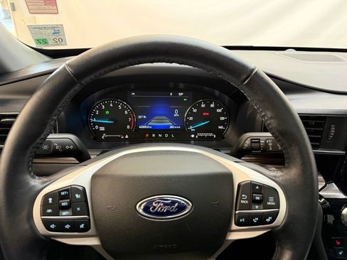 Used 2023 Ford Explorer Limited w/ Limited Technology Package image 14