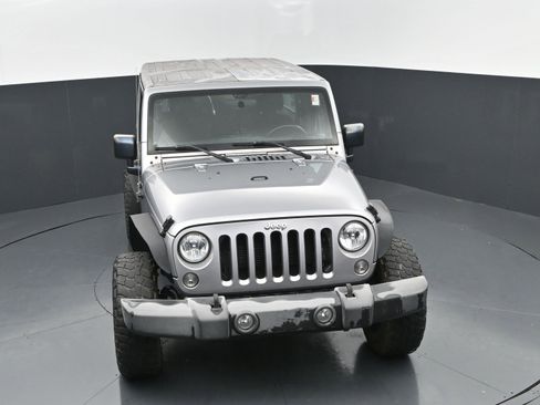Used 2016 Jeep Wrangler Unlimited Sport w/ Connectivity Group AWD/4WD image 33