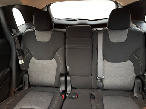 Used 2014 Jeep Cherokee Latitude w/ Comfort/Convenience Group image 18