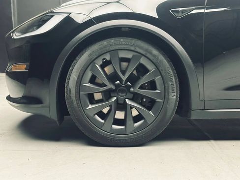 Used 2024 Tesla Model X AWD/4WD image 37
