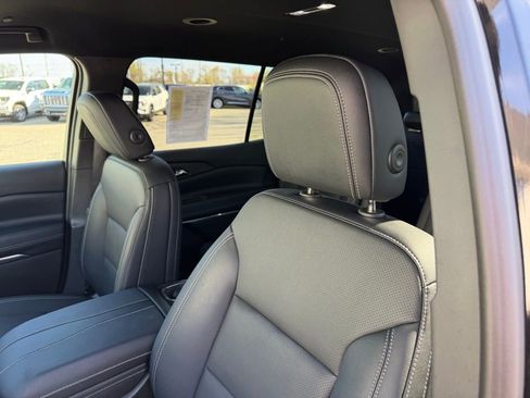 Used 2026 Chevrolet Traverse LT w/ Midnight/Sport Edition AWD/4WD image 12