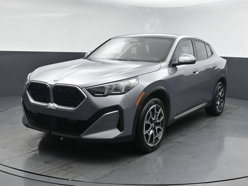 Used 2026 BMW X2 xDrive28i AWD/4WD image 1