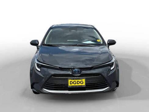 Used 2023 Toyota Corolla XLE image 8