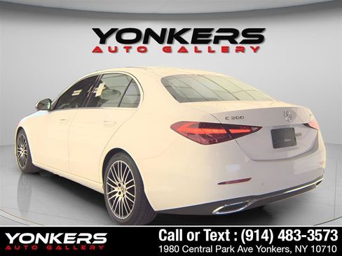 Used 2023 Mercedes-Benz C 300 4MATIC Sedan image 2