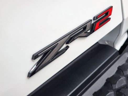 Used 2026 Chevrolet Colorado ZR2 w/ Technology Package image 12