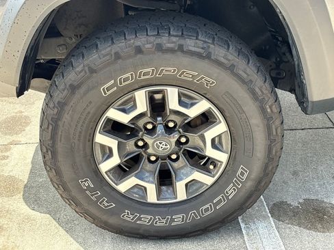 Used 2020 Toyota Tacoma TRD Off-Road image 11