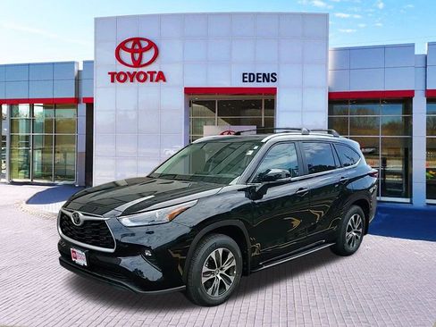 New 2026 Toyota Highlander XLE image 8