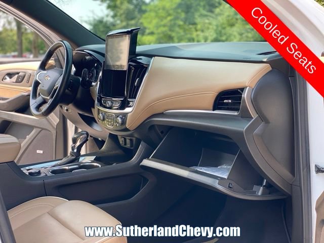 Used 2022 Chevrolet Traverse Premier AWD/4WD image 21
