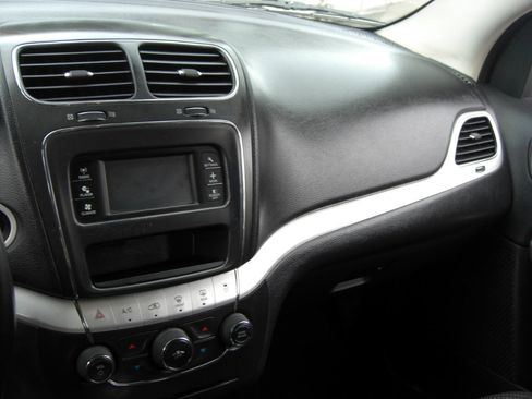 Used 2015 Dodge Journey American Value Package w/ Flexible Seating Group image 8