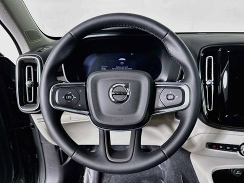 Used 2026 Volvo XC40 B5 Ultra w/ Climate Package AWD/4WD image 11