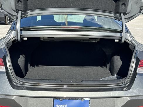 Used 2025 Hyundai Elantra SEL w/ Cargo Package image 8