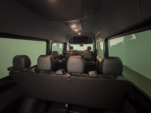 Used 2024 Mercedes-Benz Sprinter 2500 image 17