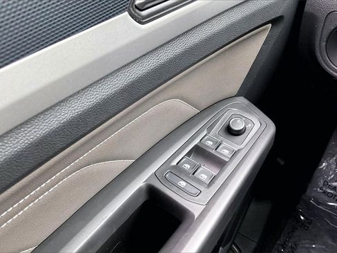 Used 2023 Volkswagen Atlas SEL R-Line image 29