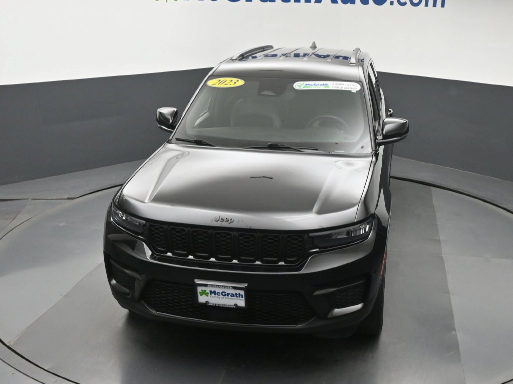 Used 2023 Jeep Grand Cherokee Altitude AWD/4WD image 27