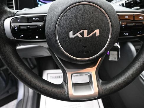 Used 2025 Kia Sportage LX AWD/4WD image 19