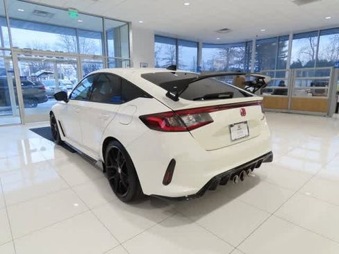 Certified 2024 Honda Civic Type R image 4