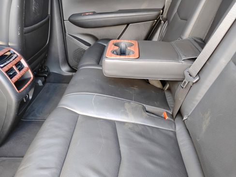 Used 2019 Cadillac XT5 Premium Luxury w/ Driver Assist Package image 17