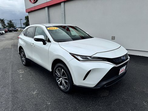 Certified 2023 Toyota Venza LE AWD/4WD image 4