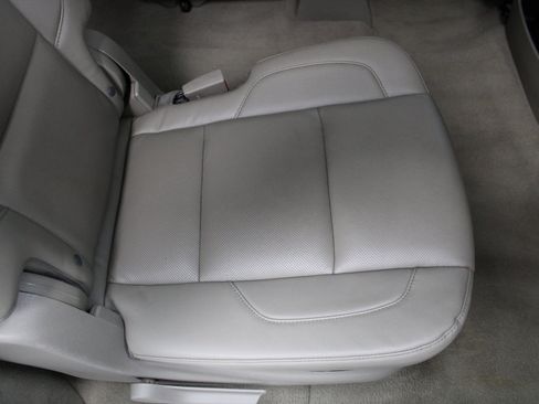 Used 2020 Chevrolet Suburban Premier image 18