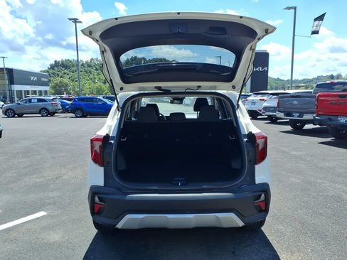 Certified 2024 Kia Seltos LX AWD/4WD image 15