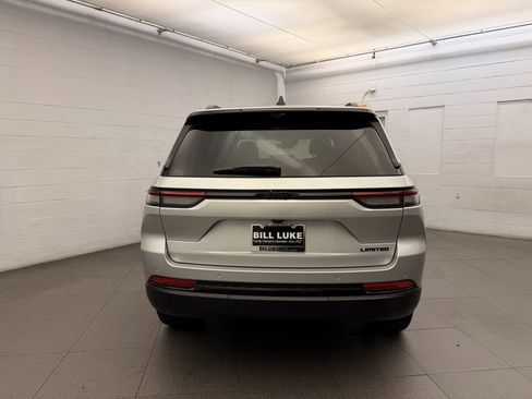 New 2025 Jeep Grand Cherokee Limited w/ Luxury Tech Group II image 4