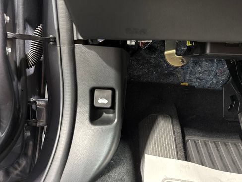 Used 2021 Honda Accord Touring image 40
