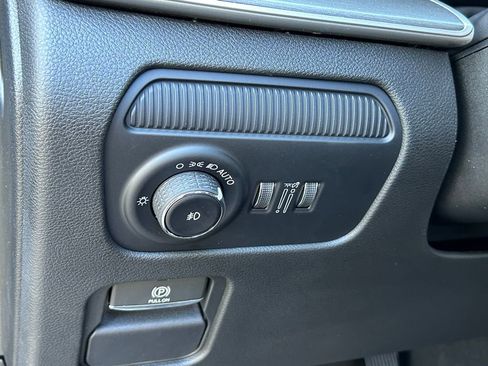 New 2025 Jeep Wagoneer Series III w/ Quick Order Package 25C Super image 46