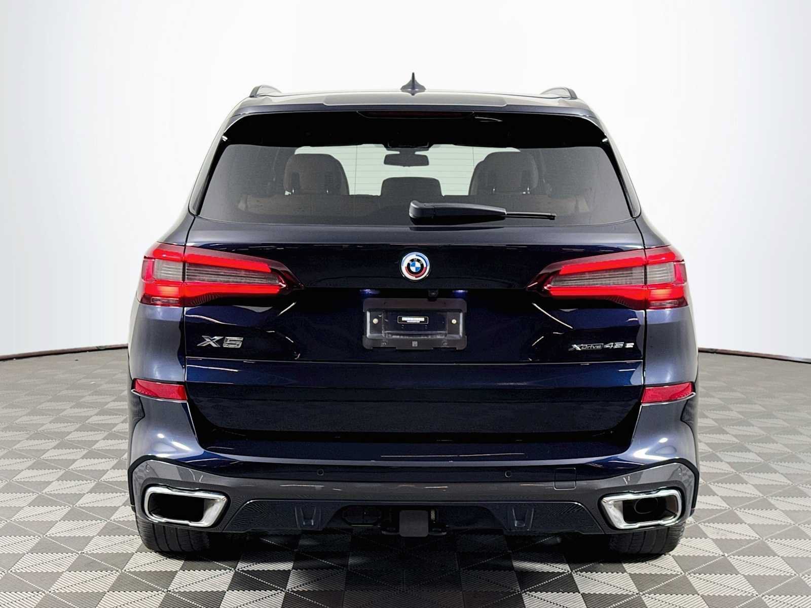 Used 2023 BMW X5 xDrive45e w/ Executive Package AWD/4WD image 6