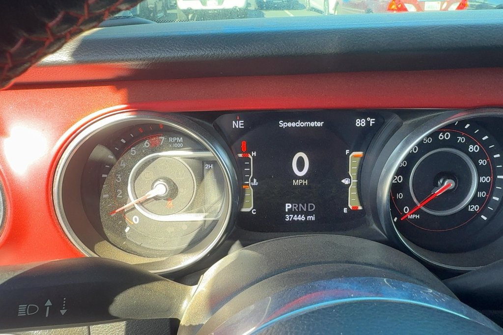 Used 2022 Jeep Wrangler Unlimited Rubicon AWD/4WD image 16