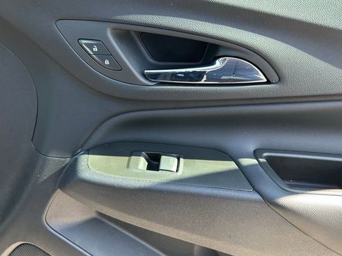 Used 2023 Chevrolet Equinox LT image 10