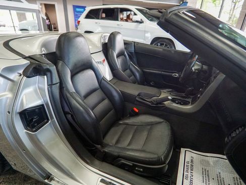 Used 2007 Chevrolet Corvette Convertible w/ Preferred Equipment Group RWD image 21