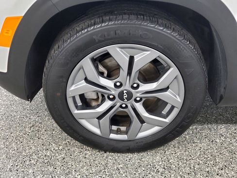 Used 2024 Kia Seltos S image 8